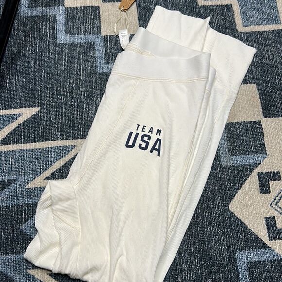 NWT SKIMS SKIMS Team USA Leggings L - Picture 2 of 4